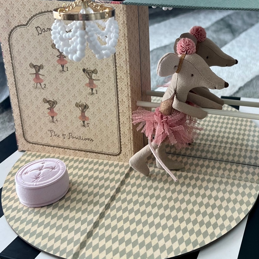 Maileg dancing studio and dressing room-retired